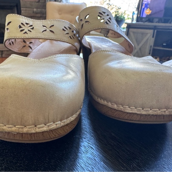Women’s Dansko Tan Leather Slingback Clog with Floral Cutouts - Picture 5 of 9